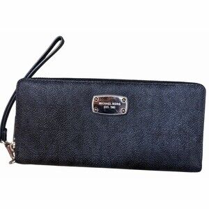 Michael Kors Wallet  Black Zip-Around Wristlet Jet Set